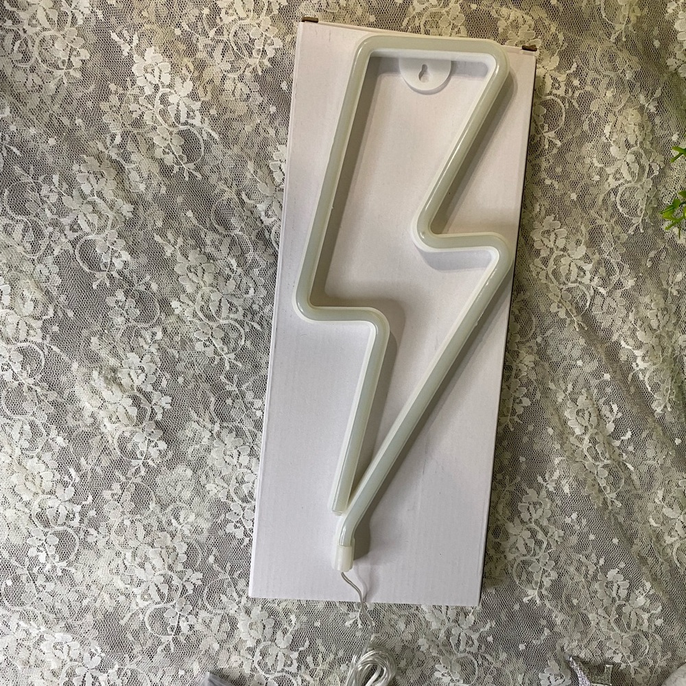 Lighting bolt light - Picture 2 of 2